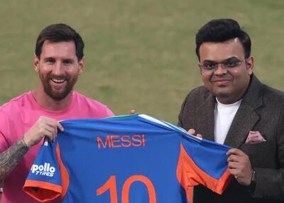 پایان تور جنجالی مسی در هند با کاغذ رنگی