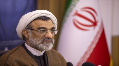  خسروپناه: وزارت صمت برای جلوگیری از ورود کالا‌های دارای مشابه داخلی به میدان بیاید