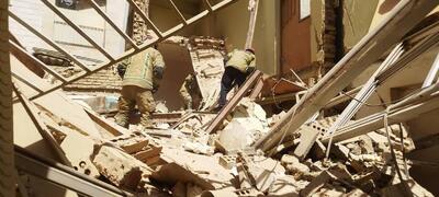 ریزش ساختمان در یافت‌آباد/ نجات زنده ۴ نفر از زیر آوار