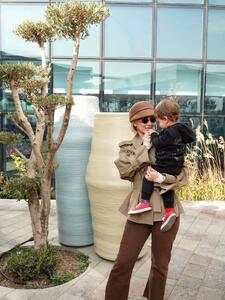 تصاویر احساسی مینا مختاری با پسر بهرام رادان