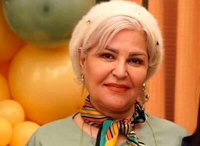 چهره جوانِ اکرم محمدی در جشن تولد منوچهر نوذری سال ۱۳۷۳