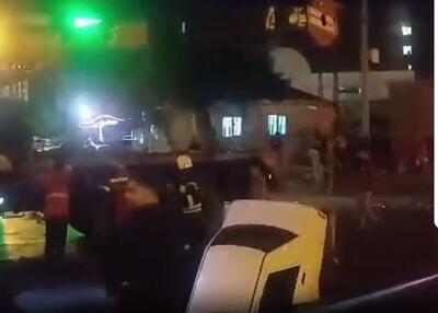 فیلم | بارندگی در بندرعباس و سقوط پراید در زمین!