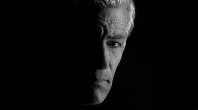 به بهانه نمایش فیلم« عکاس جنگ» در جشنواره سینما حقیقت/ طعم داس ها و گاز اشک آور در خط مقدم