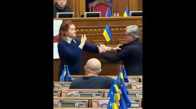 درگیری فیزیکی نمایندگان پارلمان اوکراین (فیلم)