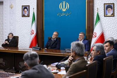  رئیس جمهور: منابع درمان در یک صندوق مجازی تجمیع و سهم هر بخش در آن مشخص و منجمد شود
