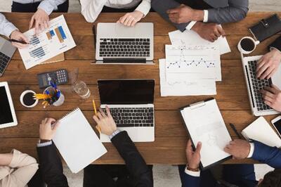 «زدشت» و «شیراز» روی میز پاسخ‌گویی آنلاین