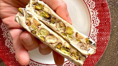  طرز تهیه نوقای سفید نرم و عالی که در دهان آب می شود !