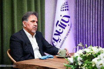  انتقاد عباس آخوندی از صداوسیما: تماشای تلویزیون ایران عین مبارزه با نفس است/ تصویری جز نگرانی و آشفتگی نشان نمی‌دهد