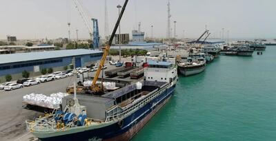 فعالیت ۱۰۴ کشتی ایرانی در دریای خزر/صف ۲۰ کشتی کالای اساسی در بندر امام (ره) برای تخلیه