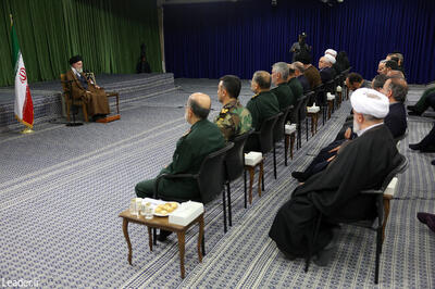  رهبر انقلاب: رفتاری که انسان از  برخی دستگاه‌های فرهنگی و برخی دستگاه‌ مسئول مشاهده می‌کند، همت و تلاش برای انتقال ارزش‌های دفاع مقدس را نشان نمی‌دهد