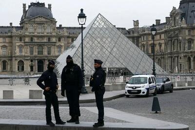  «لوور» تعطیل شد