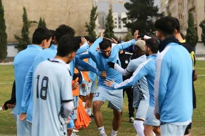 وقتی مدافع استقلال هواداران را ساده می‌بیند؛ کدام سوتفاهم آقای آقاسی؟!