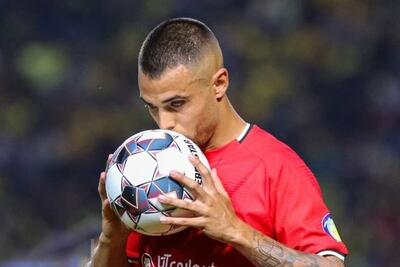 فیفا قرارداد آلوز با تراکتور را خط‌نگاری می‌کند