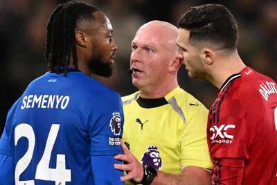 خشم هواداران منچستریونایتد به‎‌خاطر اخراج نشدن سمنیو: لیگ برتر علیه ماست