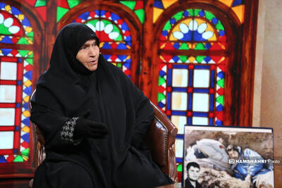  مادری که بخاطر اعزام پسرانش به جبهه کتک خورد و از خانه بیرون شد + ویدئو