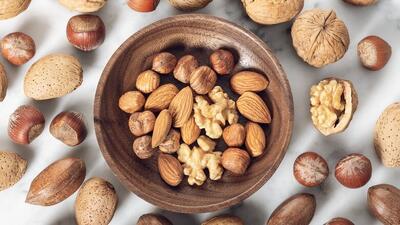  بادام یا گردو، کدامیک بهتر است؟