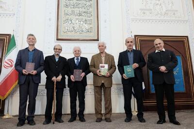 آئین پاسداشت روز پژوهش همراه با تقدیر از پژوهشگران برگزیده برگزار شد