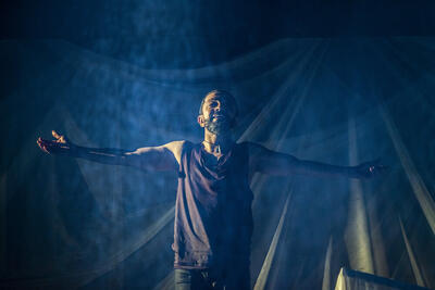 الان در آینده خودم هستم