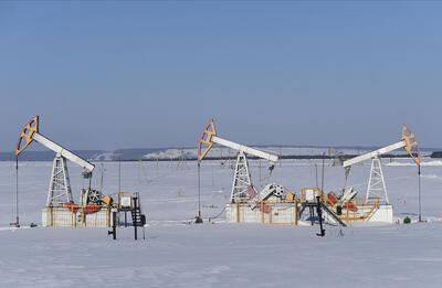  کاهش قیمت نفت به دلیل مذاکرات اوکراین و داده‌های ضعیف از چین