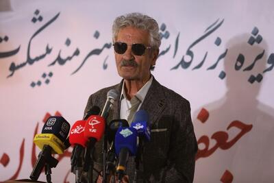 مراسم تجلیل از جعفر دهقان برگزار شد/ بازیگری که چهار دهه بی‌حاشیه ماند