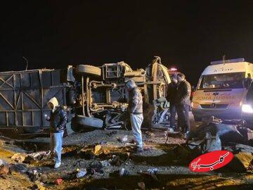  اسامی مصدومان حادثه واژگونی اتوبوس اصفهان - مشهد اعلام شد - کلبه سرگرمی