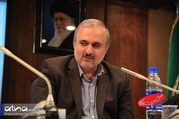  محمد ناصر حقیقت به سوگ مادرش نشست - کلبه سرگرمی