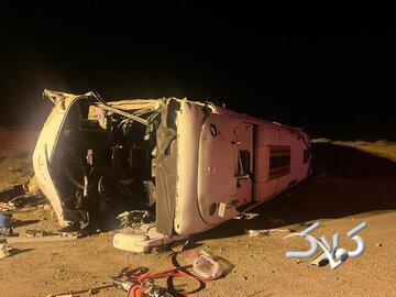 واژگونی مرگبار اتوبوس در محور نطنز/ آمار جان باختگان - مجله اینترنتی کولاک