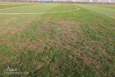 ویدیو| افشین پیروانی: اگر کسی ناراحت نمی‌شود بگوییم چمن افتضاح بود/ دیگر فقط باید دعا کرد! - پارس فوتبال