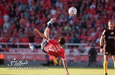 ویدیو| بهترین گل سال جهان فوتبال انتخاب شد/ گل آکروباتیک برنده جایزه پوشکاش ۲۰۲۵ - پارس فوتبال