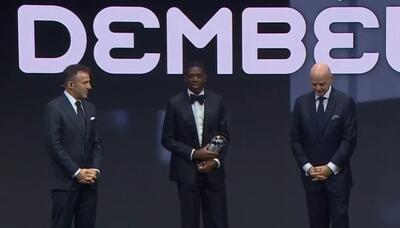 دمبله مرد سال فوتبال جهان شد