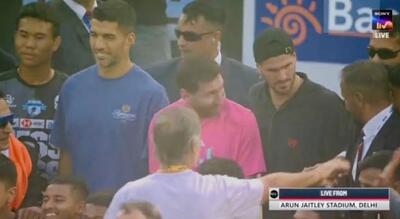 وقتی رودریگو دی پل در تور هند هم نقش بادیگارد لیونل مسی را بازی می‌کند