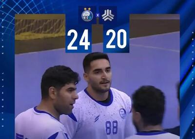 هندبال استقلال موقتا صدرنشین لیگ