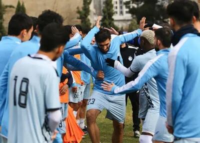 آقاسی کتک خورد و به استقلال برگشت!(عکس)