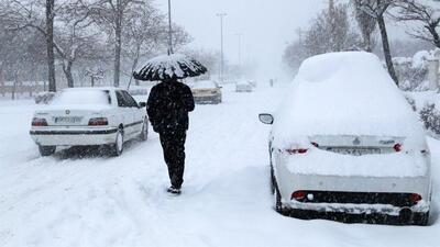 برف گردنه‌های «شاه ولایت» و «آقا گُل» در بویین میاندشت را مسدود کرد