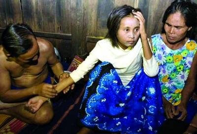 زنی که 18 سال در جنگل مثل میمون روی درخت زندگی کرد! +عکس