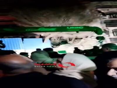 لحظه خروج آخرین نفر از زیر آوار در حادثه ریزش ساختمان در یافت‌آباد