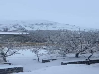  تصاویری زیبا از بارش برف در روستای سار کاشان