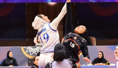 برگشت هواپیمای استقلالی‌ها از میانه راه