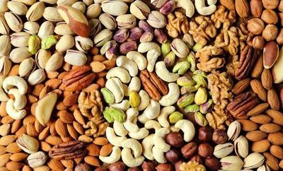  جهش قیمت دلار، به‌ویژه در محصولاتی مانند پسته، عامل اصلی افزایش قیمت آجیل بوده / حداکثر قیمت آجیل شیرین شب یلدا یک میلیون و ۳۰۰ هزار تومان است