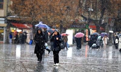 وضعیت آب و هوا، امروز ۲۶ آذر ۱۴۰۴؛ بارش برف و باران در اکثر مناطق کشور / دمای تهران بین ۵ تا ۹ درجه