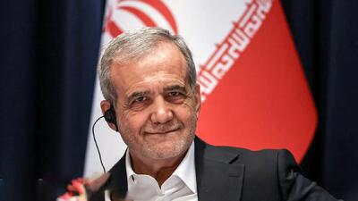 گزارش اقدامات یکساله دولت در نشست با احزاب/ پیشرفت در انرژی خورشیدی، کریدورهای ترانزیتی و کنترل آلودگی هوا