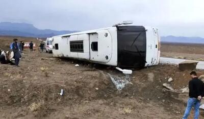 واژگونی 2 اتوبوس در محور زاهدان ـ بم با 14 کشته و زخمی‌