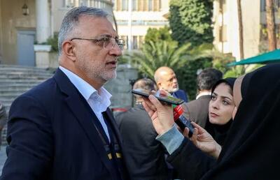 توجیه زاکانی درباره چمن‌کاری «میدان آزادی»: کم‌آب‌بر هستند!