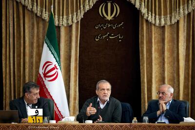 پزشکیان: توسعه ناوگان عمومی و تکمیل کریدور‌های ریلی اولویت اصلی دولت است