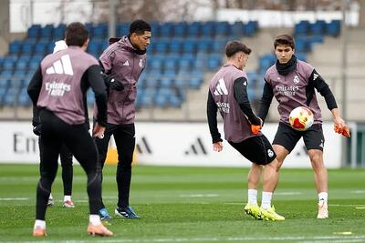 مدیران رئال مادرید، ترکیب تیم را کامل می‌دانند