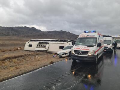  واژگونی ۲ دستگاه اتوبوس در محور زاهدان_بم