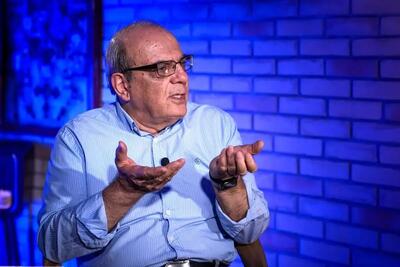 هشدار صریح عباس عبدی: ساختار قدرت با «دوستان تندرو» بی‌نیاز از دشمن است