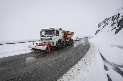 برف و باران و ترافیک در جاده‌های کشور؛ این ۴ محور مسدود شدند