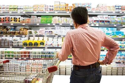 فشار تورم رکورد زد؛ کارگران دیگر توان خرید میوه و لبنیات ندارند