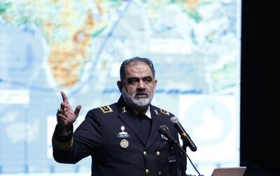 دریادار ایرانی: دشمن باید هر لحظه منتظر غافلگیری جدید باشد